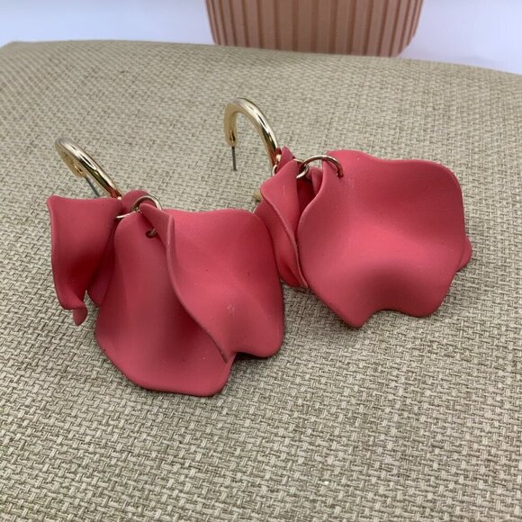 Flower Pink Petal Gold Tone Hoop Dangling Earrings - Picture 3 of 4